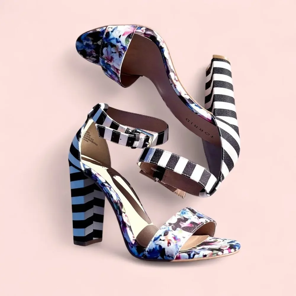 TORRID Ankle Strap Striped Chunky Heel Sandals size 8W
New - Picture 1 of 9